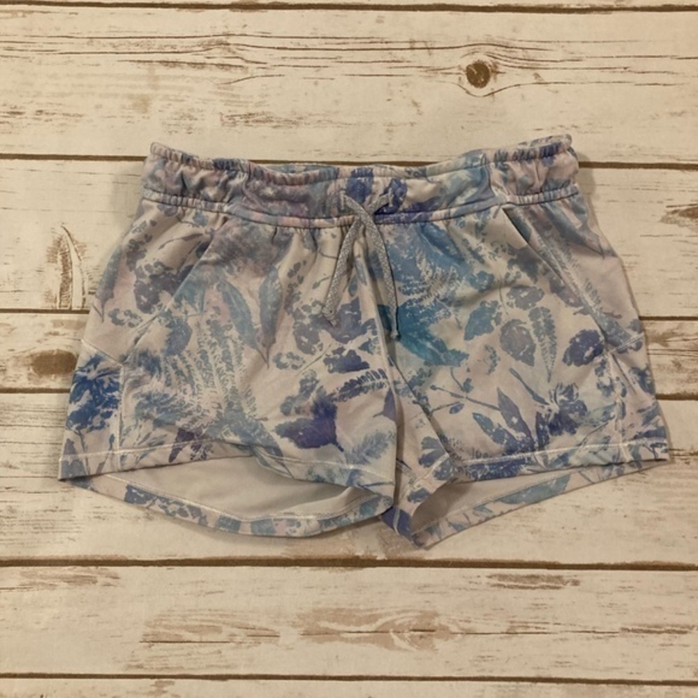 Lululemon Ivivva Girls Water Color Leaves Print 2” Shorts Size 10